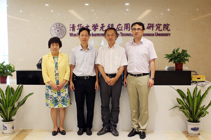 随后陪同来宾一起参观了无锡源清瑞光激光科技有限公司